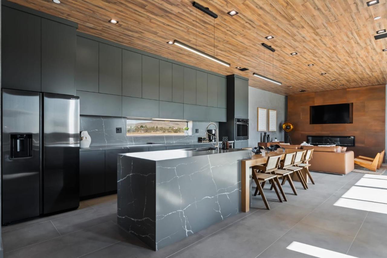 Black C House Джошуа-Три Экстерьер фото